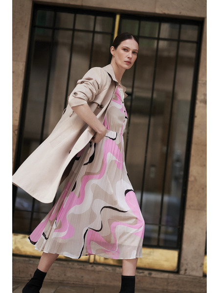 Moodo Beige Kleid mit geometrischem Muster und plissiertem Saum Moodo