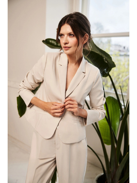 Moodo Kurzer Blazer in Beige Moodo