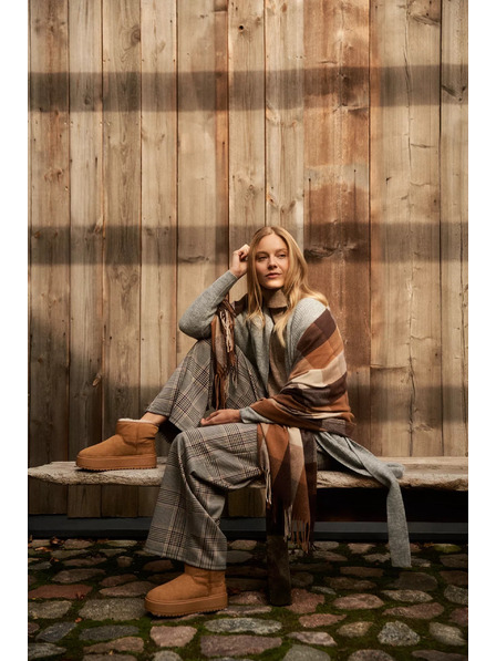 Moodo Eleganter karierter Schal in Braun Moodo