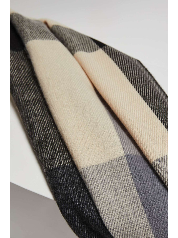 Moodo Blauer Schal mit Karomuster Moodo