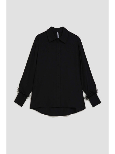 Moodo Bluse mit dekorativen Federn an den Ärmeln Moodo