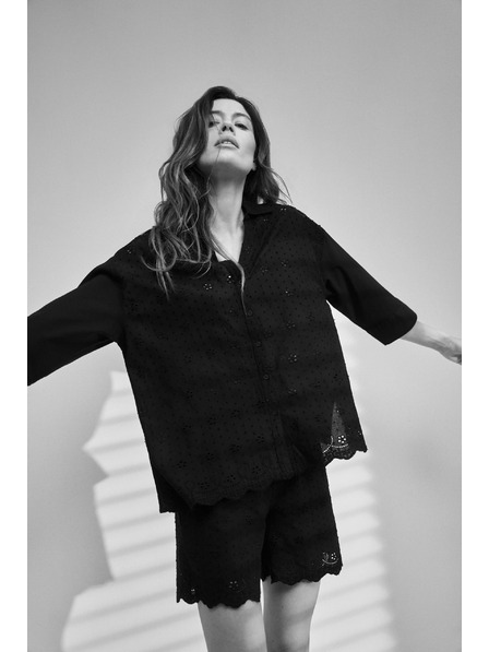 Moodo Schwarzes Oversize-Knopfhemd Moodo