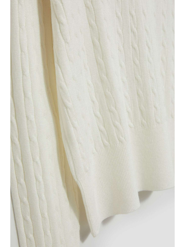 Moodo Dünner perlmuttfarbener Rollkragenpullover von Moodo