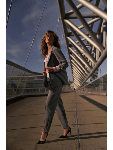 Moodo Sakko mit hochgekrempelten Ärmeln grau Moodo