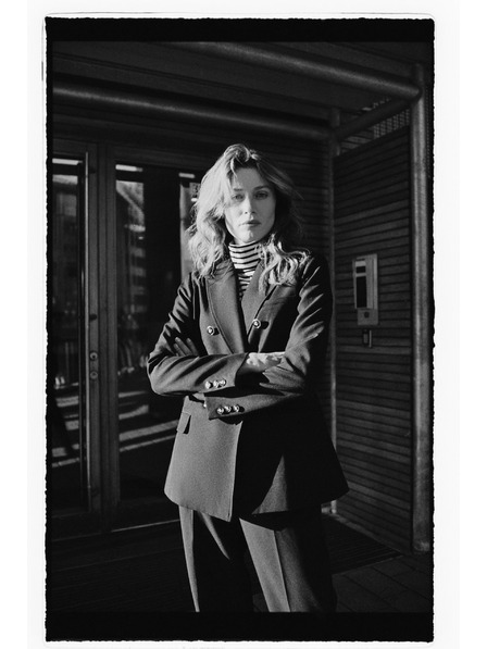 Moodo Schwarzer Blazer mit dekorativen Knöpfen von Moodo