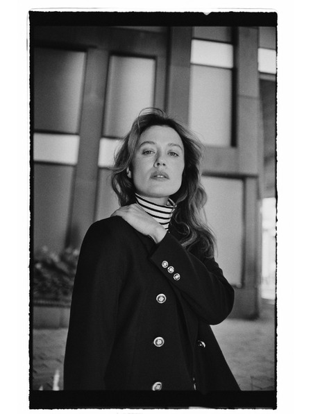 Moodo Schwarzer Blazer mit dekorativen Knöpfen von Moodo