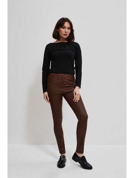 Moodo Wachsbeschichtete enge Hose mit Taschen in Kastanienbraun von Moodo