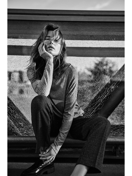 Moodo Graue Hose mit Fischgrätmuster Moodo