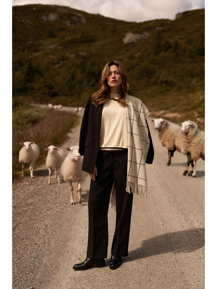 Moodo Schwarze Hose mit Gürtel Moodo