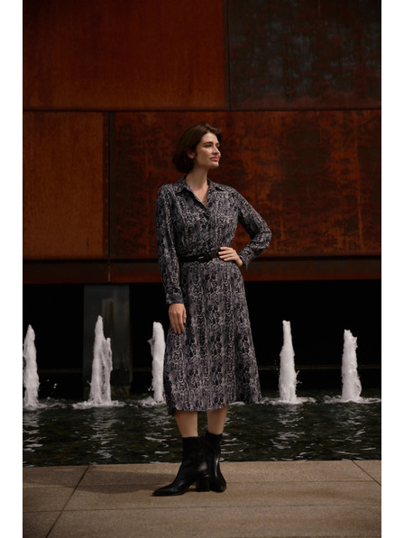 Moodo Viskosekleid mit Gürtel in Grau Moodo