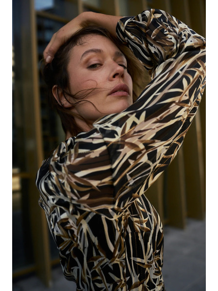 Moodo Schwarzes Kleid mit Pflanzenmuster und Gürtel Moodo