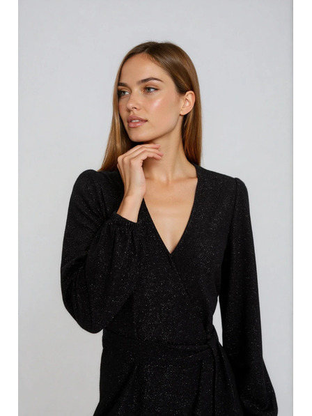 Moodo Schwarzes Kleid mit Ausschnitt Moodo