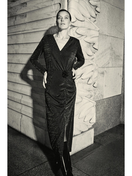 Moodo Schwarzes Maxikleid mit Schlitz Moodo