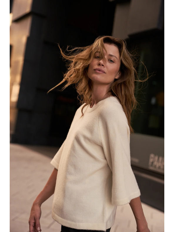 Moodo Beiger Pullover mit kurzen Ärmeln Moodo