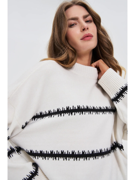 Moodo Weißer Pullover mit Streifen und abgesenkter Schulterlinie Moodo