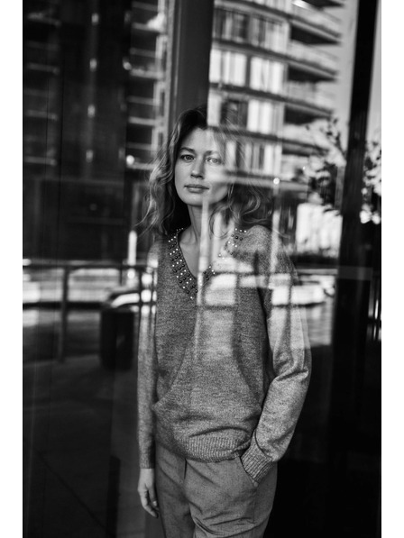 Moodo Brauner Pullover mit dekorativem Ausschnitt Moodo