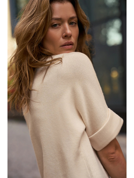 Moodo Beiger Pullover mit Applikation und kurzen Ärmeln Moodo