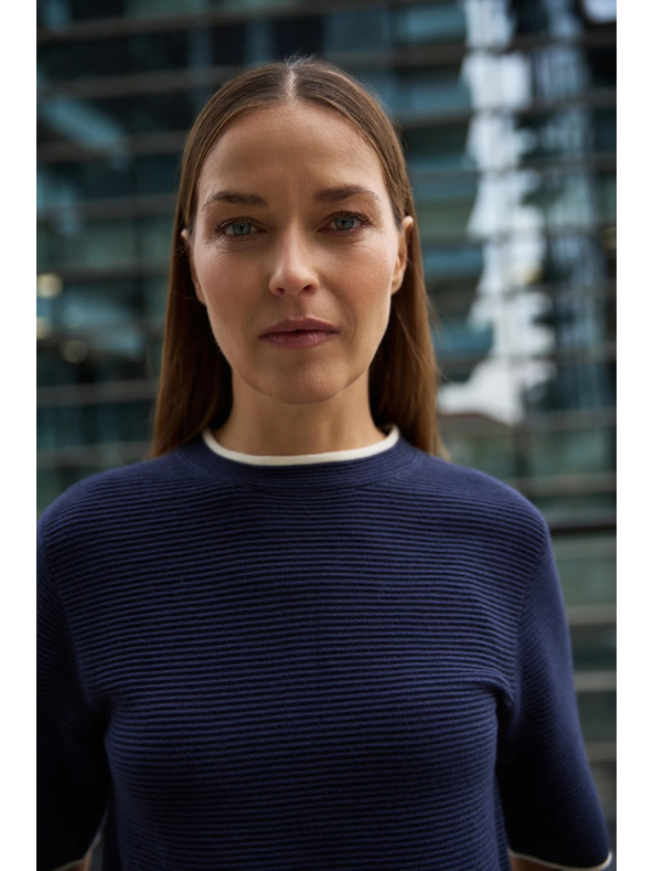 Moodo Dunkelblauer Pullover mit kurzen Ärmeln Moodo