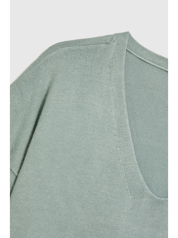 Moodo Olivgrüner Pullover mit kurzen Ärmeln Moodo