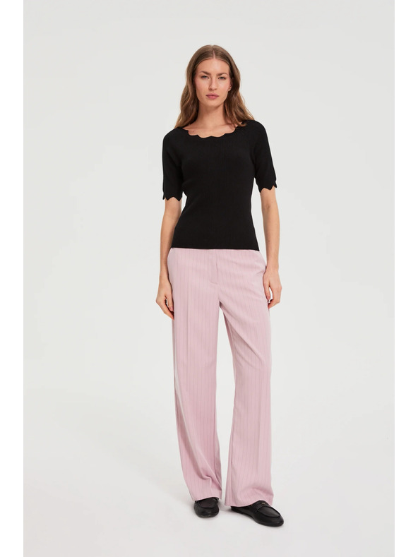 Moodo Figurbetonter schwarzer Pullover Moodo