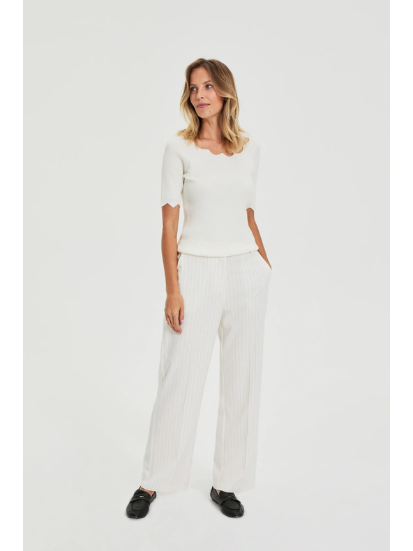 Moodo Figurbetonter weißer Pullover Moodo