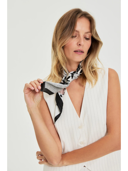 Moodo Tuch mit Blumenmuster schwarz Moodo