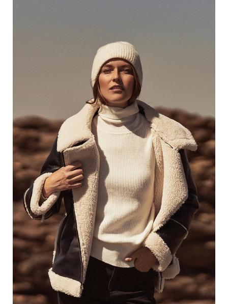 Moodo Schwarze Jacke mit Pelzkragen Moodo