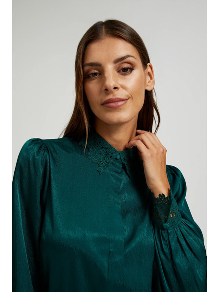 Moodo Grünes Hemd mit Spitze an Manschetten und Kragen von Moodo