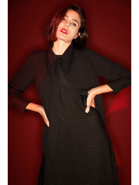 Moodo Schwarze Bluse mit handaufgenähten Perlen von Moodo