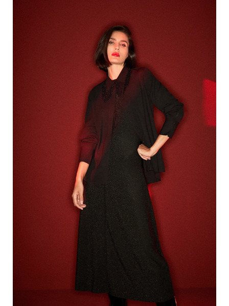 Moodo Schwarze Bluse mit handaufgenähten Perlen von Moodo