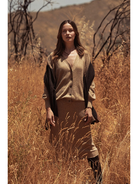 Moodo Beige Strickjacke mit Knöpfen und Ballonärmeln von Moodo