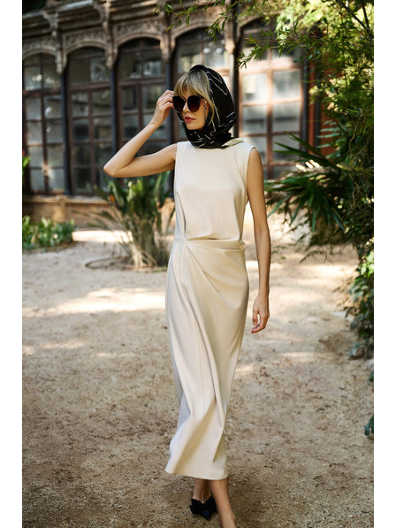 Moodo Beigefarbenes Damen-Kleid von MOODO