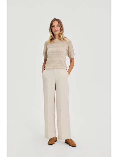 Moodo Beigefarbene Hose mit Falten Moodo