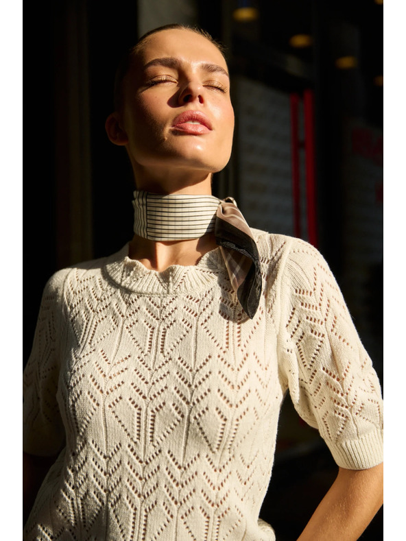 Moodo Azurblauer Pullover sandfarben Moodo