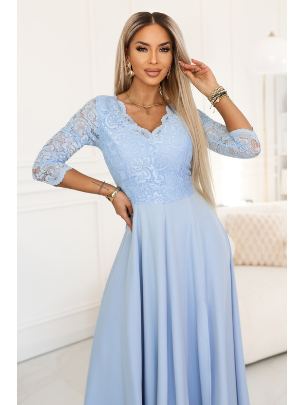 numoco AMBER Elegantes langes Spitzenkleid mit Ausschnitt - hellblau