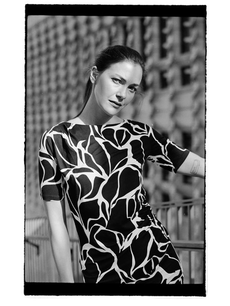 Moodo Gemusterte Midi-Kleider beige Moodo