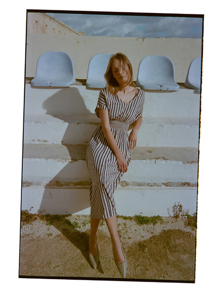 Moodo Viskose-Kleid in Streifen dunkelblau Moodo