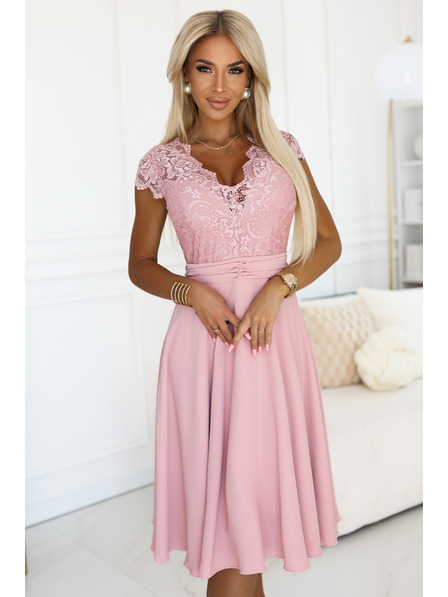 numoco Hellrosa Chiffonkleid mit Spitzenausschnitt