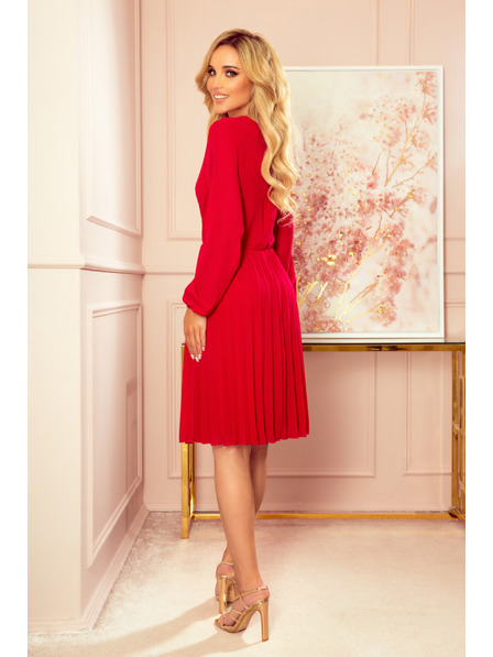 numoco ISABELLE Plissiertes Kleid mit Ausschnitt und Langarm - Rot
