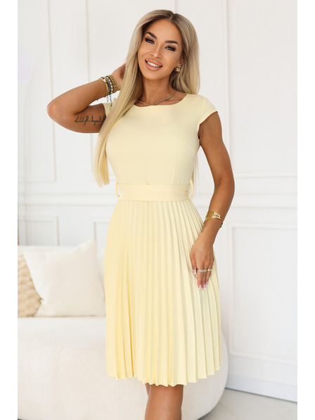 numoco LILA Klassisches plissiertes Kleid mit Kurzarm und Gürtel - Buttergelb