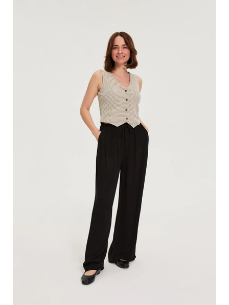 Moodo Schwarze Hose mit weiten Beinröhren Moodo