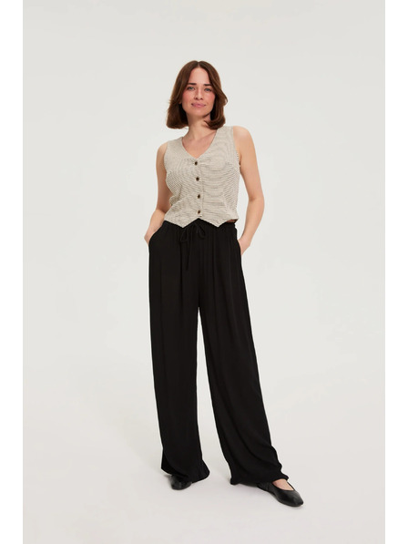 Moodo Schwarze Hose mit weiten Beinröhren Moodo