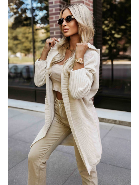 numoco basic Bequeme Oversized-Strickjacke mit Kapuze und stylischem Badge - Beige
