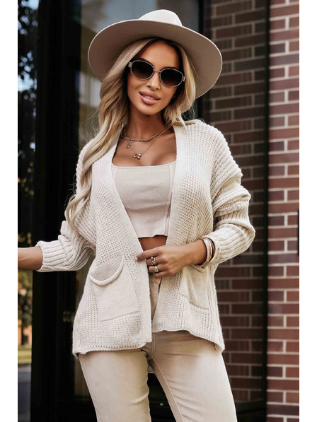 numoco basic Warme Strickjacke mit Taschen und Manschetten an den Ärmeln - Beige
