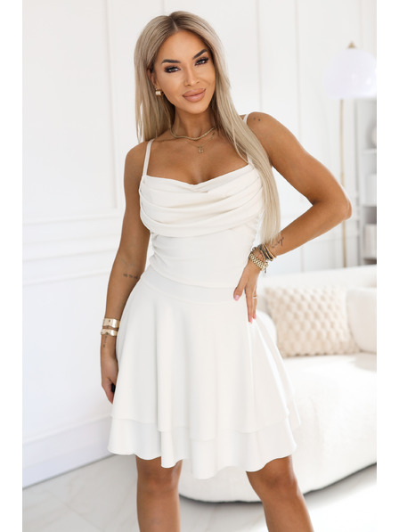 numoco basic Sommerkleid auf Trägern mit Wasserfallausschnitt und Volantrock in Creme