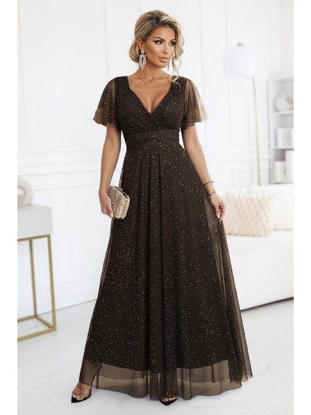 numoco basic MELANIA langes, glänzendes Kleid mit Ausschnitt und Kurzarm in Schokolade