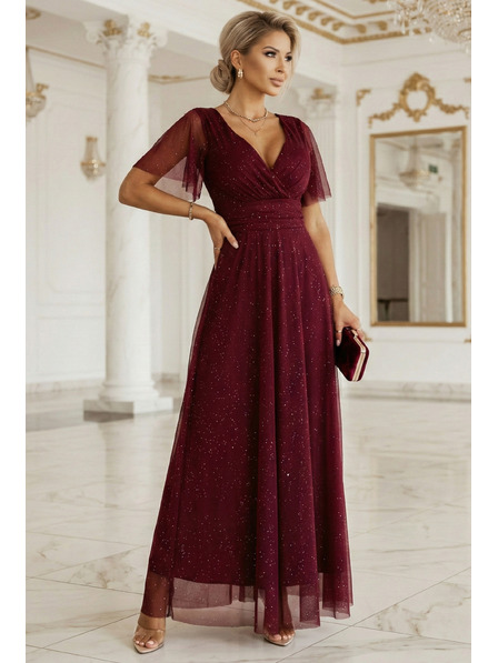 numoco basic MELANIA langes, glänzendes Kleid mit Ausschnitt und Kurzarm - Weinrot
