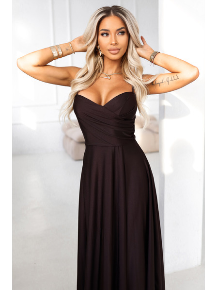 numoco Langes Abendkleid mit Trägern und Beinschlitz - Schokoladenbraun