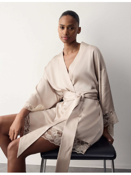 Marks & Spencer Kurzer Satinbademantel mit lockerem Schnitt und Spitzensaum Marks & Spencer beige