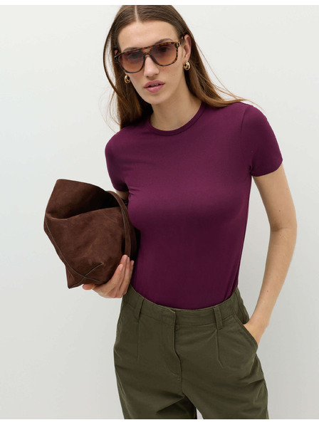 Marks & Spencer Eng sitzendes T-Shirt mit Rundhalsausschnitt Marks & Spencer violett